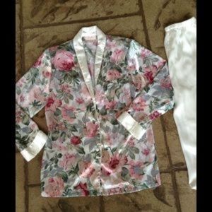 BEAUTIFUL AMELIAS PAJAMAS 2 PIECE SET SMALL